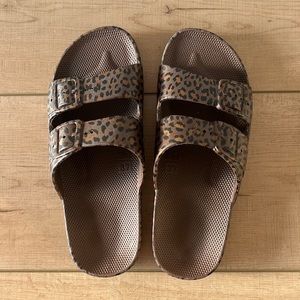NWOT! Rare! Freedom Moses Two Band Slide Brown Leopard Sandals Size 36-37